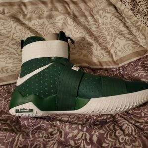 LeBron soldier 10 size 12 nib